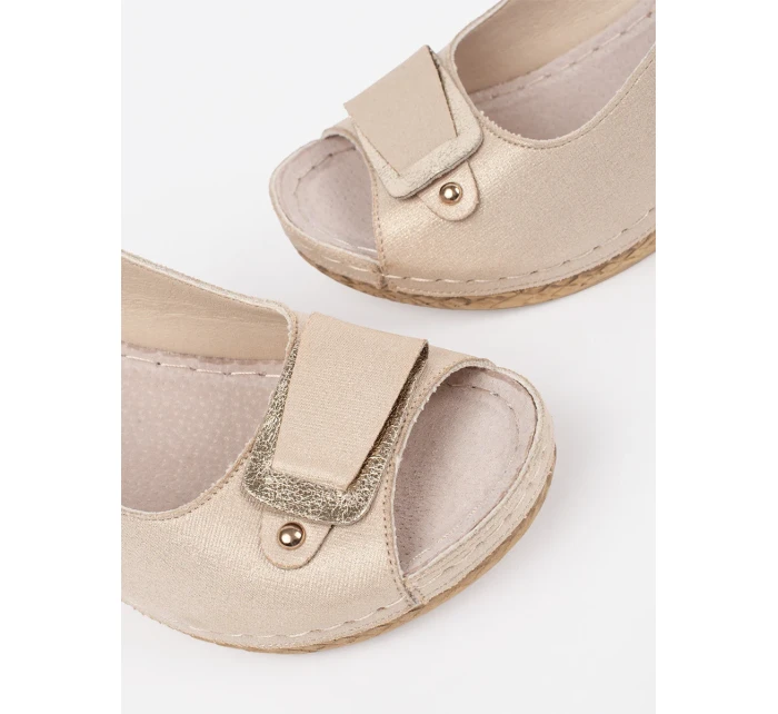 Exkluzívní  sandály hnědé dámské na klínku