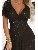 dlouhé lesklé šaty s výstřihem a krátkými rukávy čokoládové model 21781178 - numoco basic