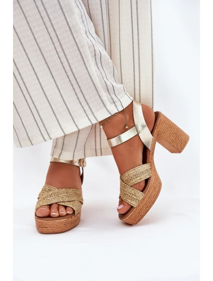 Kožené Sandály Na Podpatku S Pletením Na  Zlaté model 21697421 - Zazoo