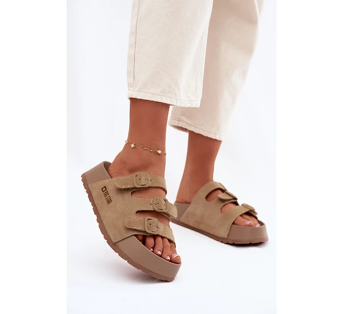 Dámské pantofle na masivní platformě s model 22069656 Big Star Béžové - Big Star Shoes Dámské pantofle na masivní platformě s model 22069656 Big Star Béžové - Big Star Shoes